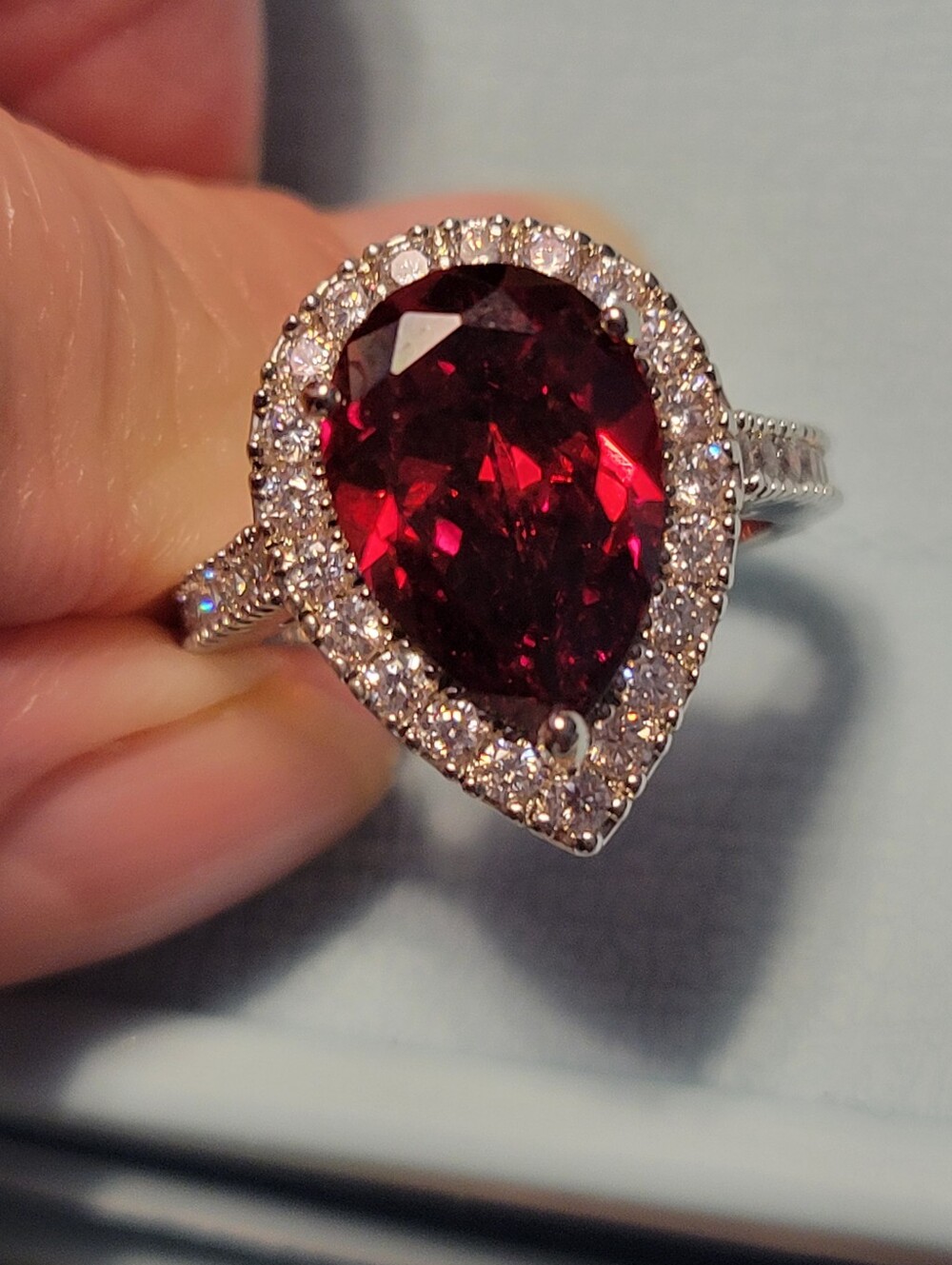 Elegant Pear Red Gemstone Halo Ring - Unbranded